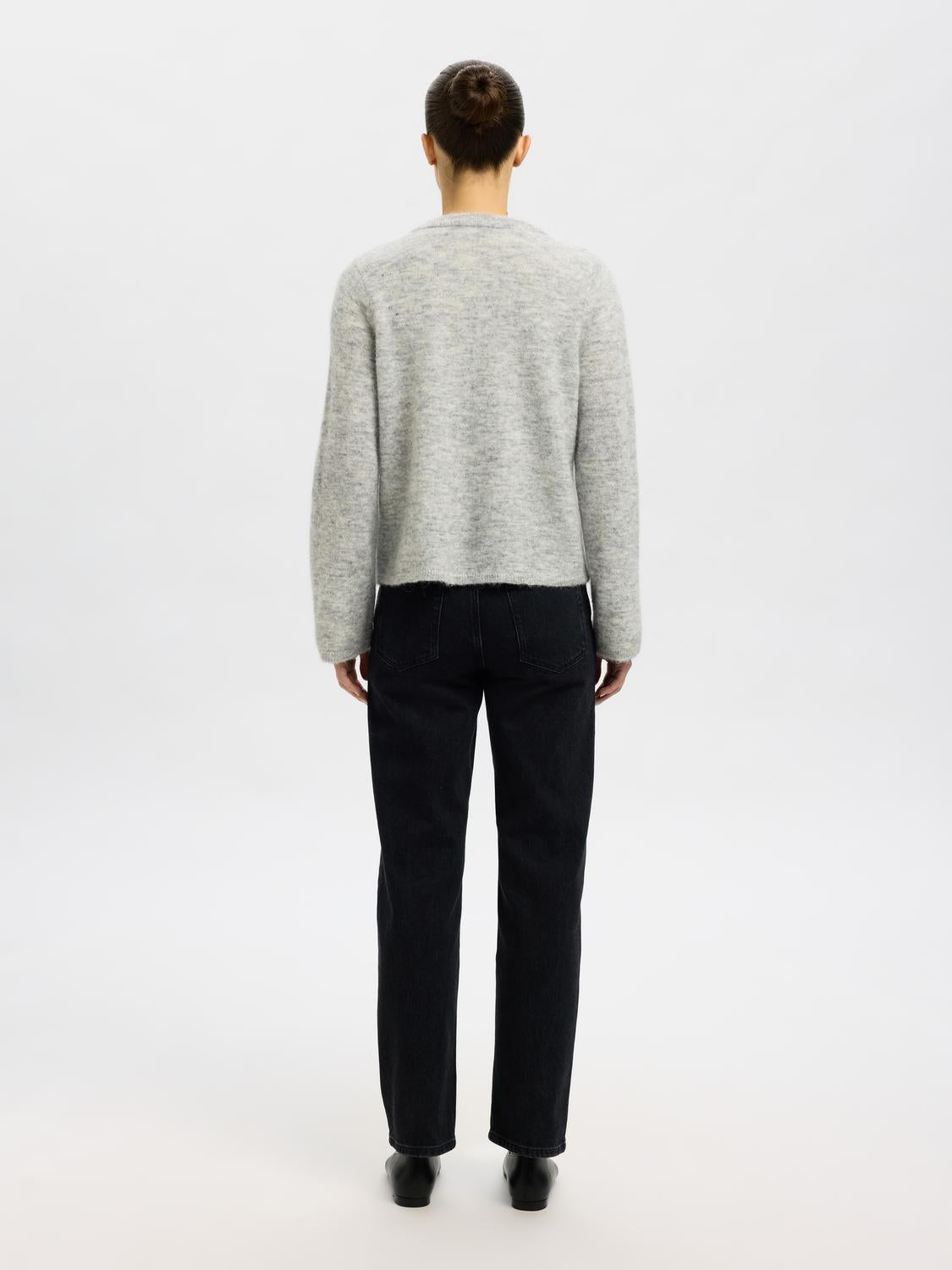 model_shot-back